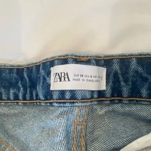ZARA Like New Ripped Jeans
